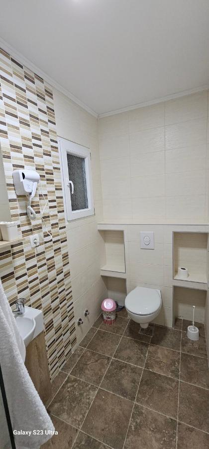 Ekonomic Apartmani Golubovci Exterior foto