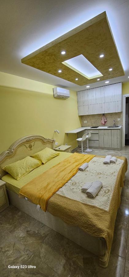 Ekonomic Apartmani Golubovci Exterior foto
